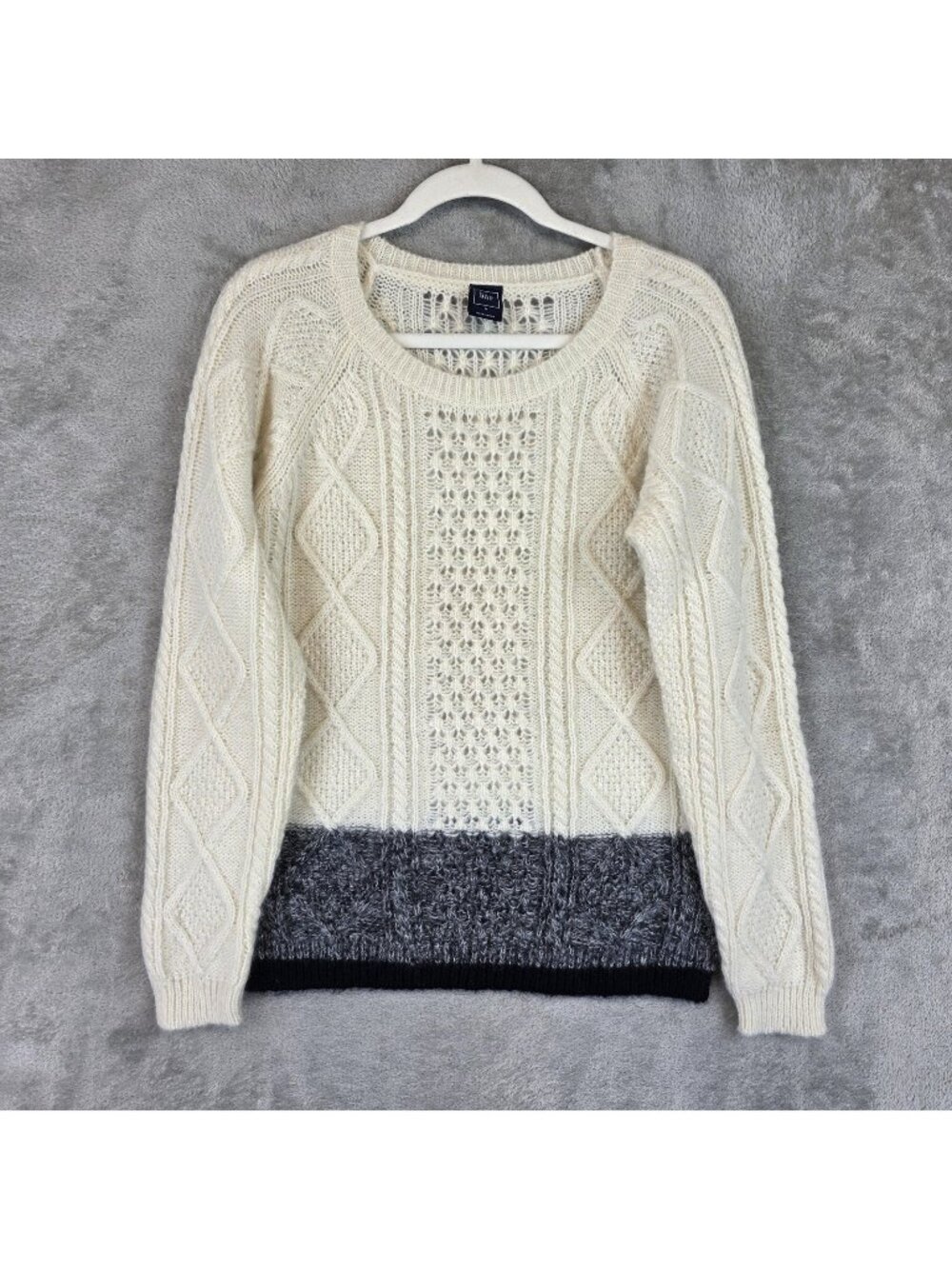 Gap Sweater Womens Medium Cream Gray Crew Neck Cable Knit Mohair Pullover